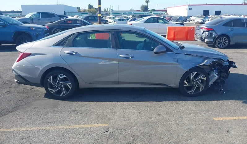 
								Hyundai Elantra full									