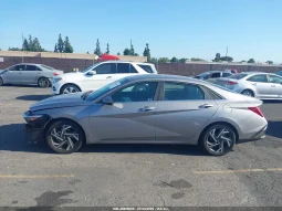 
										Hyundai Elantra full									