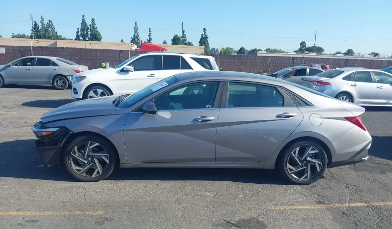 
								Hyundai Elantra full									