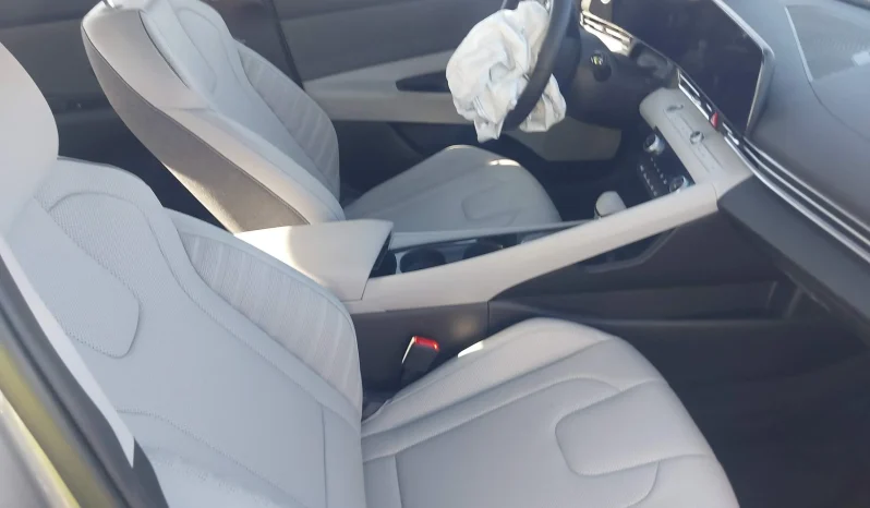 
								Hyundai Elantra full									