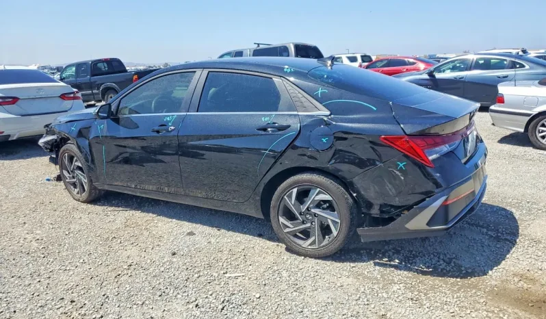 
								Hyundai Elantra full									