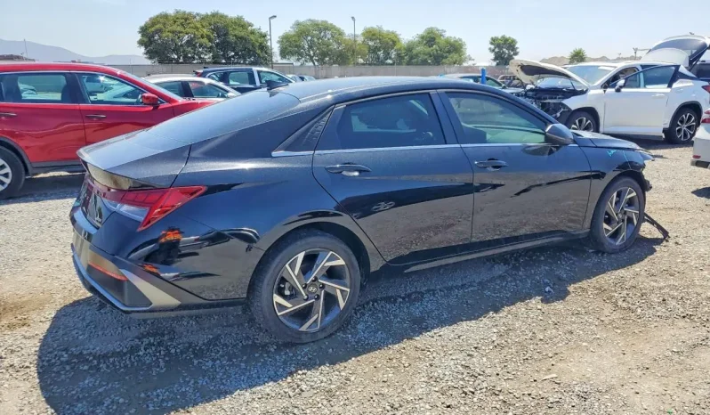 
								Hyundai Elantra full									