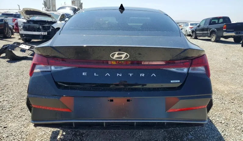 
								Hyundai Elantra full									