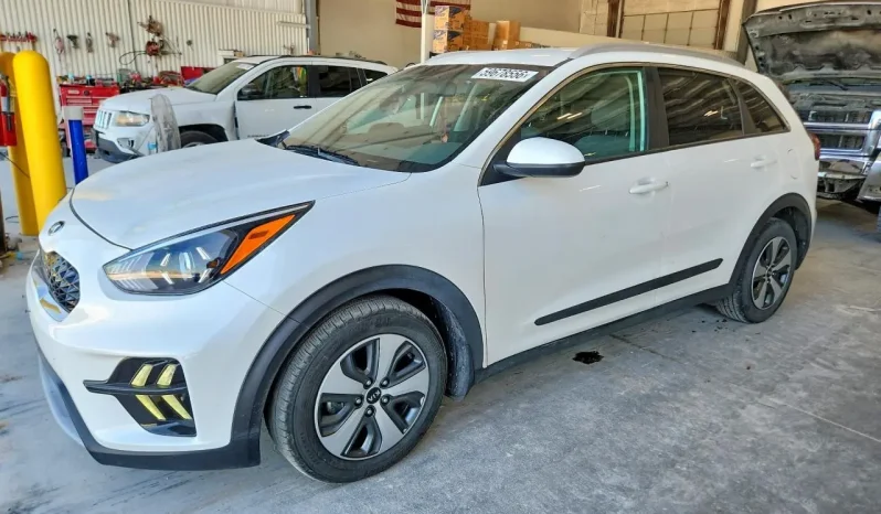 
								KIA Niro full									