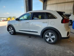 
										KIA Niro full									
