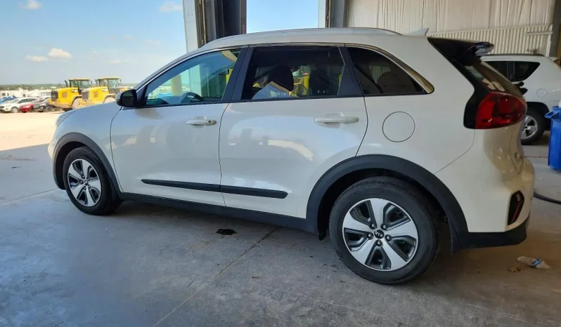 
								KIA Niro full									