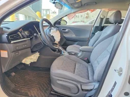 
										KIA Niro full									