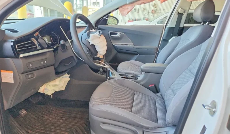 
								KIA Niro full									