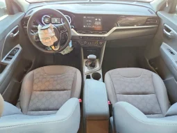 
										KIA Niro full									