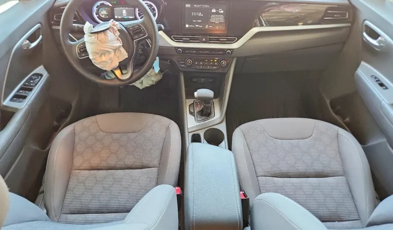 
								KIA Niro full									