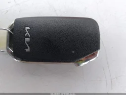 
										KIA Niro full									