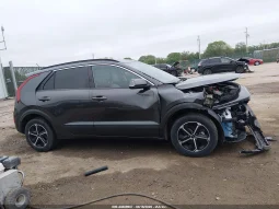 
										KIA Niro full									