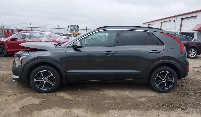 
								KIA Niro full									