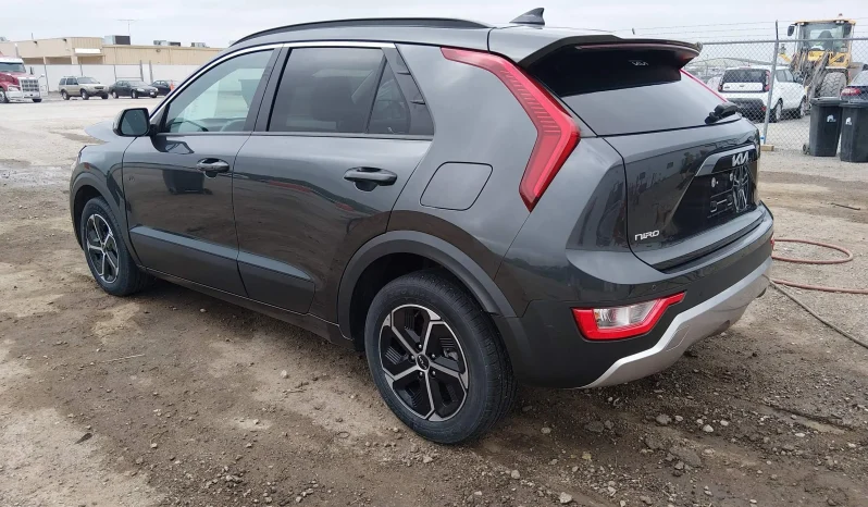 
								KIA Niro full									