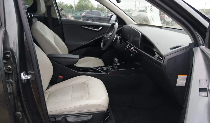 
								KIA Niro full									
