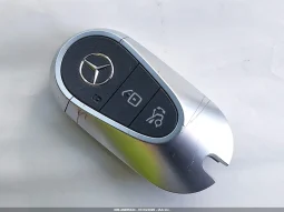 
										Mercedes-Benz C full									