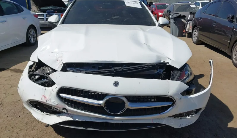
								Mercedes-Benz C full									