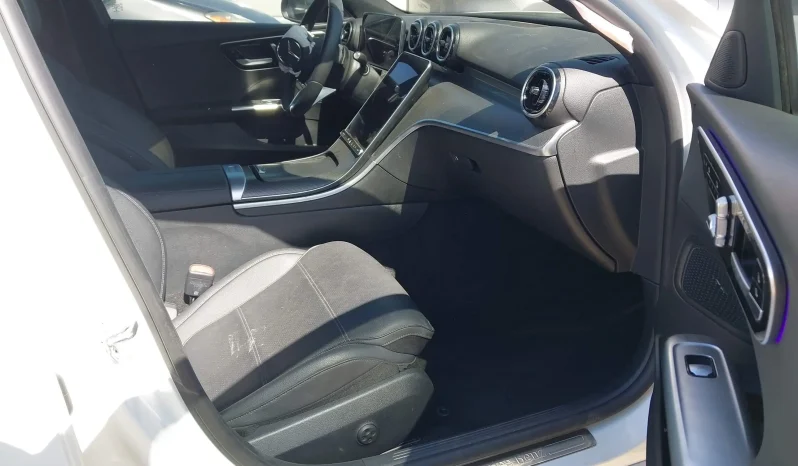 
								Mercedes-Benz C full									