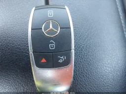 
										Mercedes-Benz C 300 full									