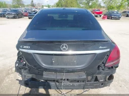 
										Mercedes-Benz C 300 full									