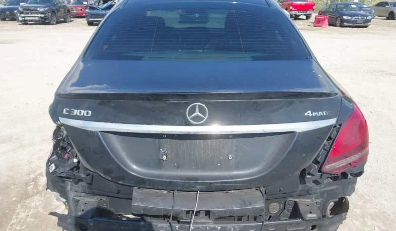 
								Mercedes-Benz C 300 full									