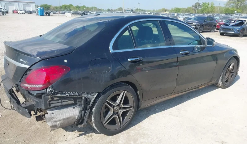 
								Mercedes-Benz C 300 full									