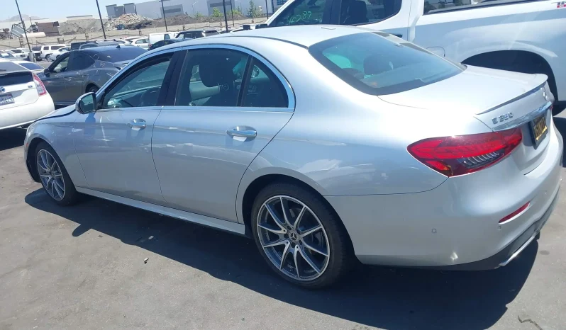 
								Mercedes-Benz E 350 full									