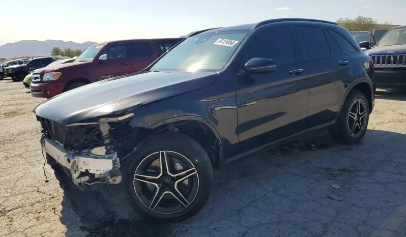 
								Mercedes-Benz GLC 300 full									