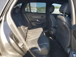 
										Mercedes-Benz GLC 300 full									