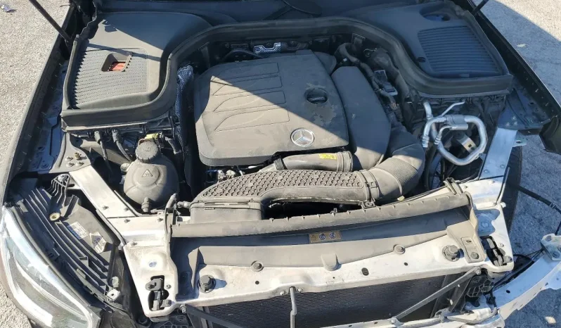 
								Mercedes-Benz GLC 300 full									