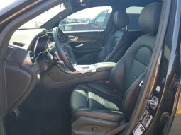 
										Mercedes-Benz GLC 300 full									