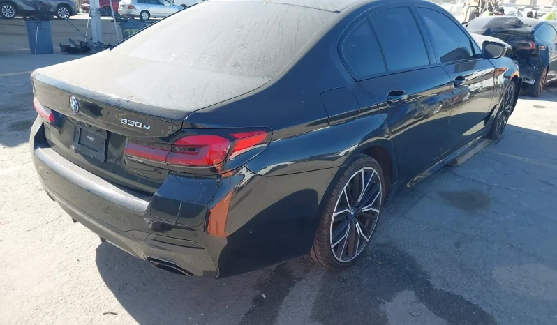 
								BMW 530E full									