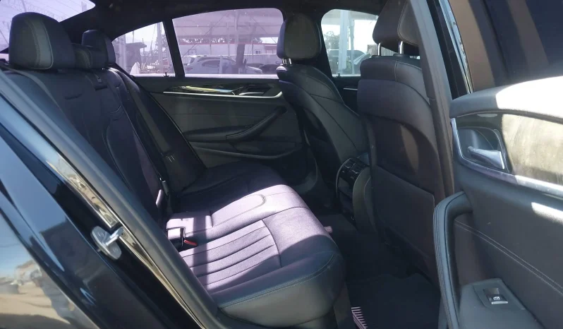 
								BMW 530E full									