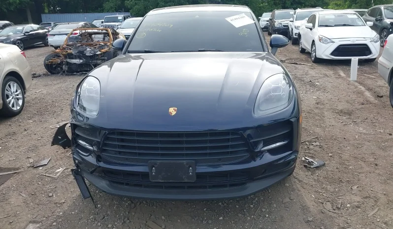 
								Porsche Macan full									