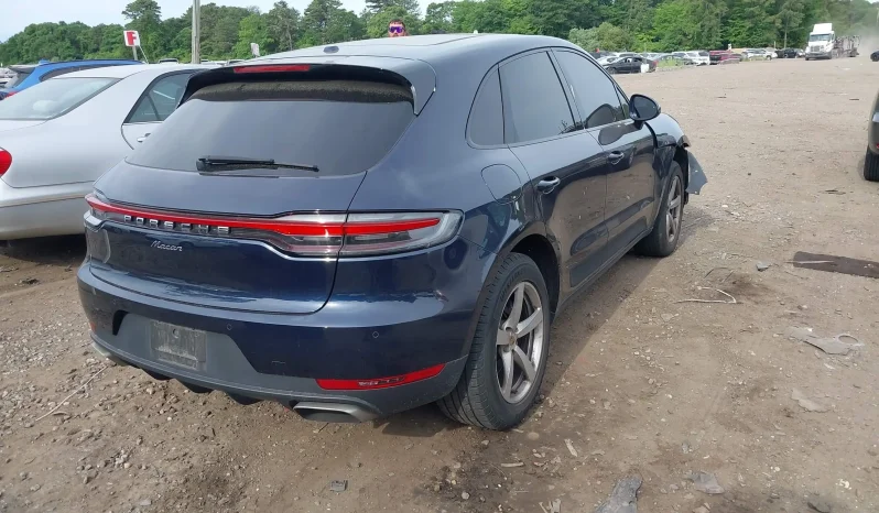 
								Porsche Macan full									