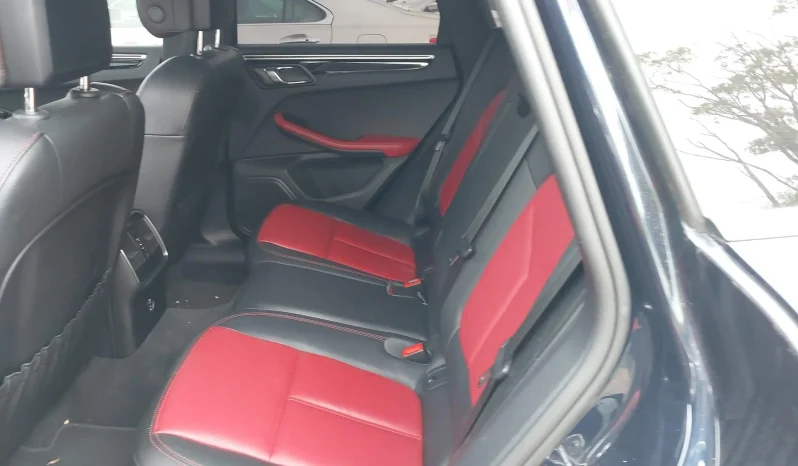 
								Porsche Macan full									