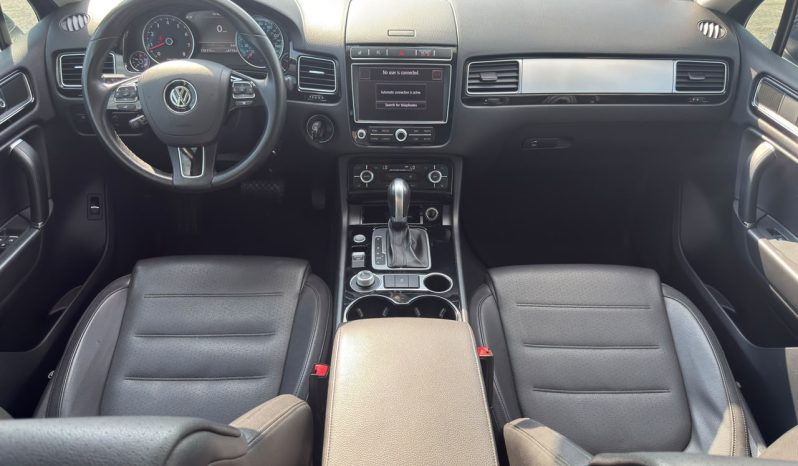 
								2016 Volkswagen Touareg, Vr6 Sport full									