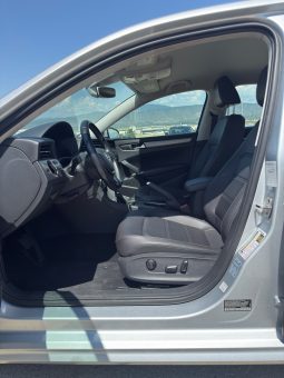 
										2020 Volkswagen Passat SE full									