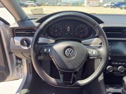 
										2020 Volkswagen Passat SE full									