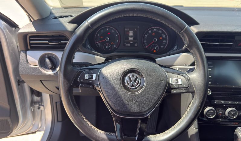 
								2020 Volkswagen Passat SE full									
