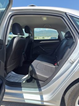 
										2020 Volkswagen Passat SE full									