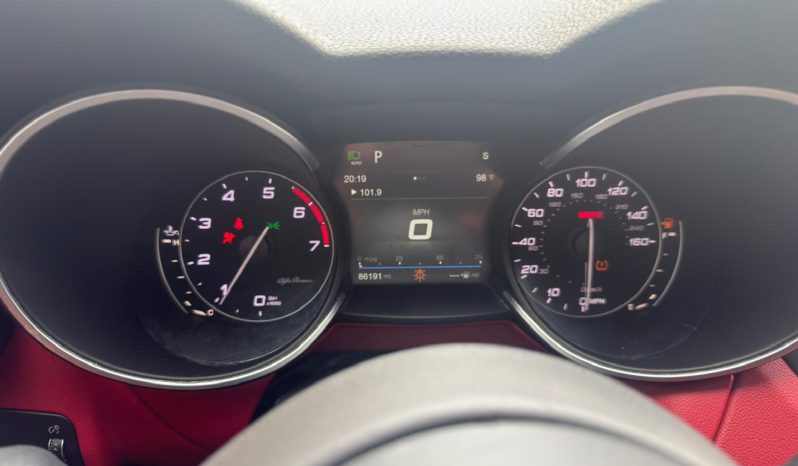 
								Alfa Romeo Stelvio full									