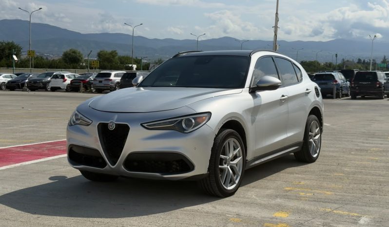 
								Alfa Romeo Stelvio full									