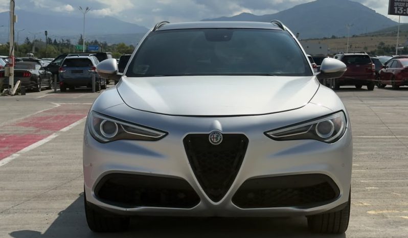 
								Alfa Romeo Stelvio full									