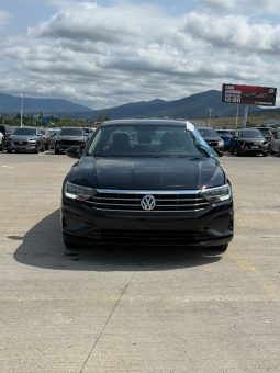 
										Volkswagen Jetta full									