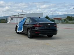 
										Volkswagen Jetta full									
