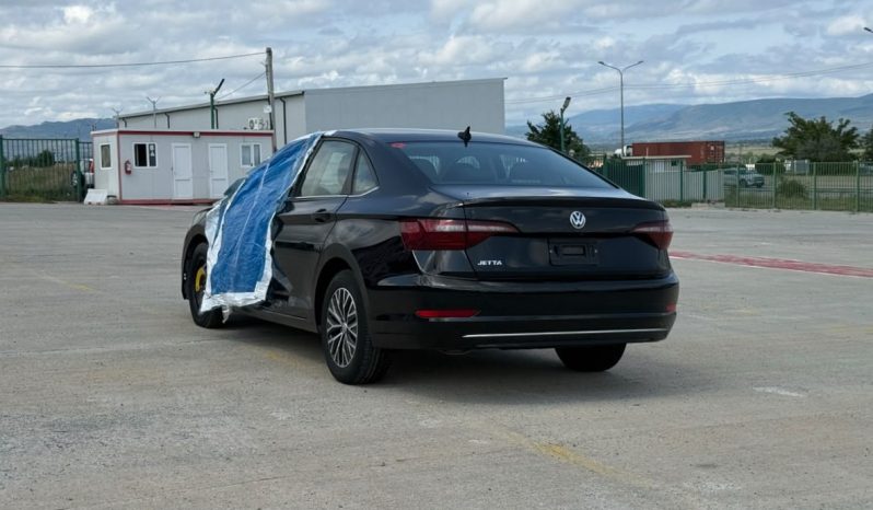 
								Volkswagen Jetta full									