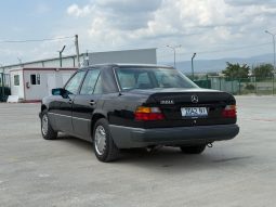
										1991 Mercedes-Benz 300, E full									