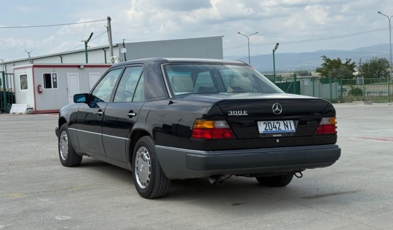 
								1991 Mercedes-Benz 300, E full									