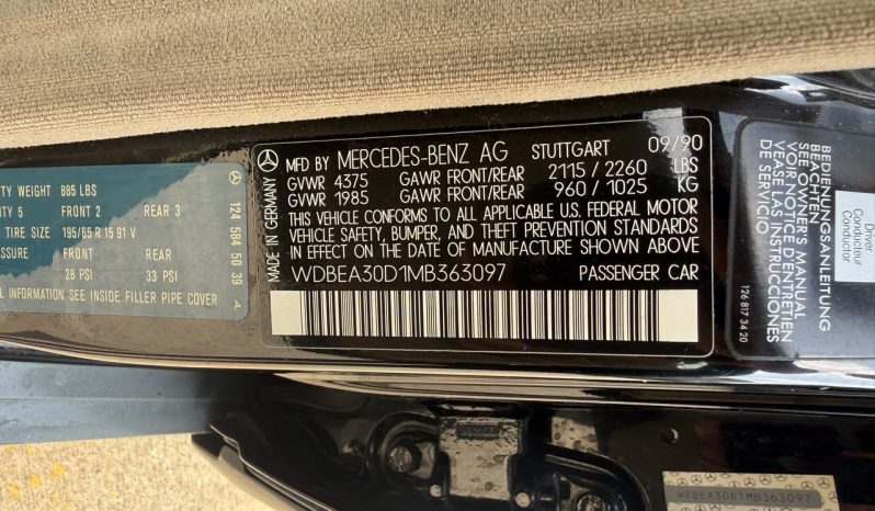 
								1991 Mercedes-Benz 300, E full									